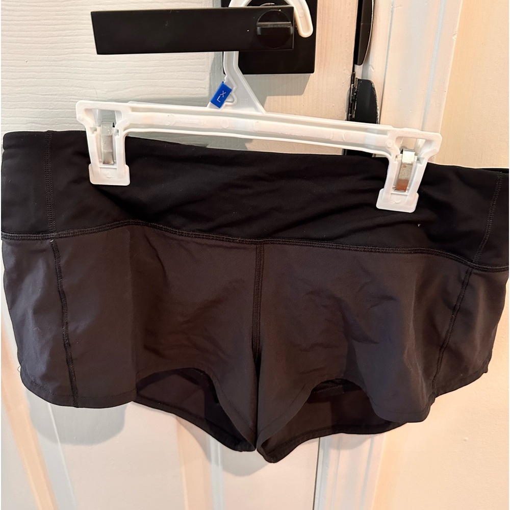 Lululemon Speed Up 2.5 inch shorts
